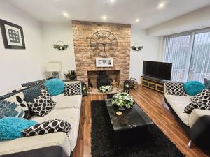 Sitting Room - click for photo gallery